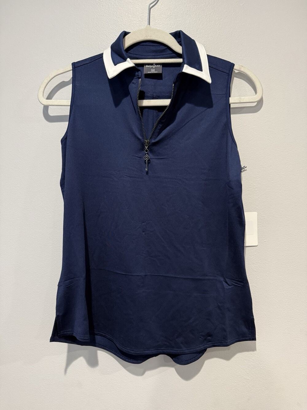 NWT Belyn Key Navy Blue White Birdie Sleeveless Golf Tennis Shirt UPF 50 XS